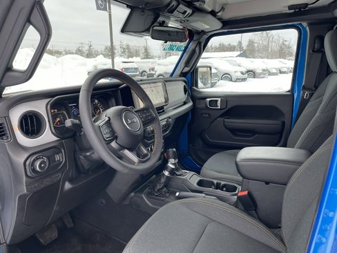 Used 2024 Jeep Wrangler Sport S image 10