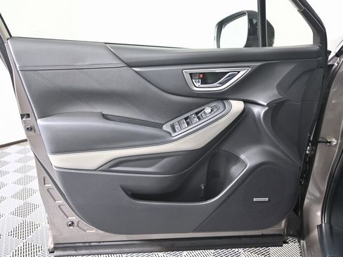 Used 2023 Subaru Forester Limited image 18