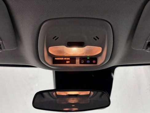 Used 2025 Chevrolet Trax LT w/ LT Convenience Package image 39