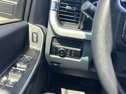 Used 2024 Ford F250 XLT w/ FX4 Off-Road Package AWD/4WD image 16