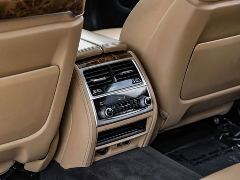 Used 2019 BMW 750i xDrive w/ M Sport Package AWD/4WD image 44