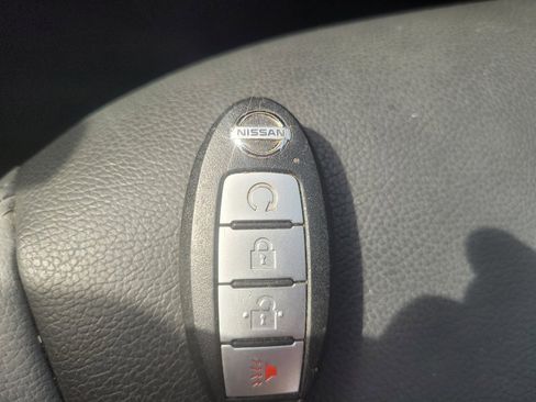 Used 2021 Nissan Kicks SR w/ SR Premium Package FWD image 32