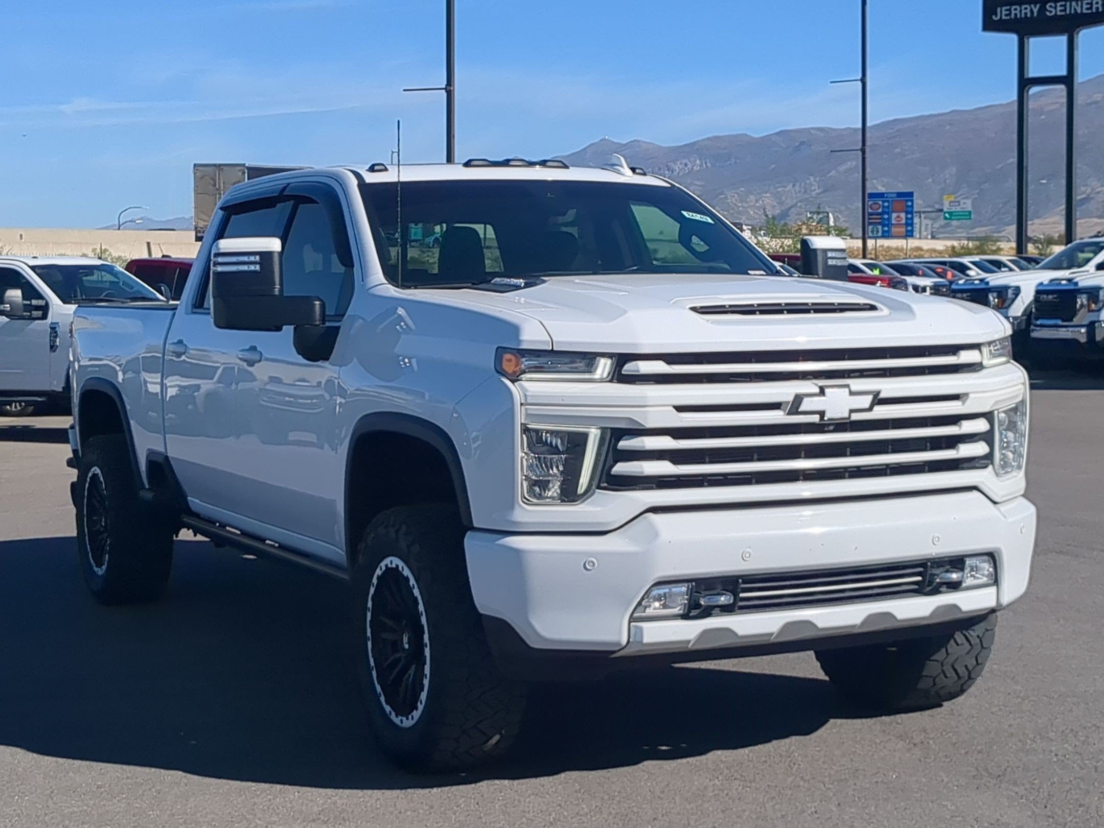 Used 2023 Chevrolet Silverado 3500 High Country w/ Z71 Off-Road Package AWD/4WD image 7