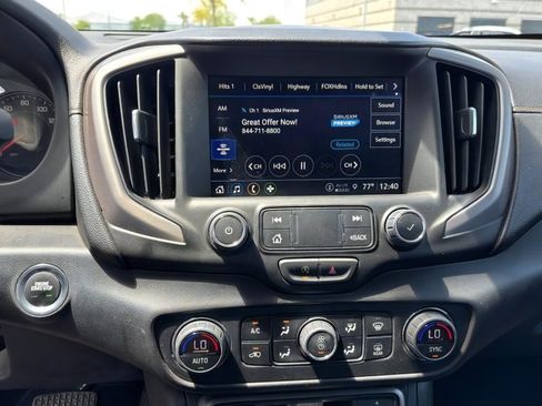 Used 2024 GMC Terrain AT4 AWD/4WD image 14
