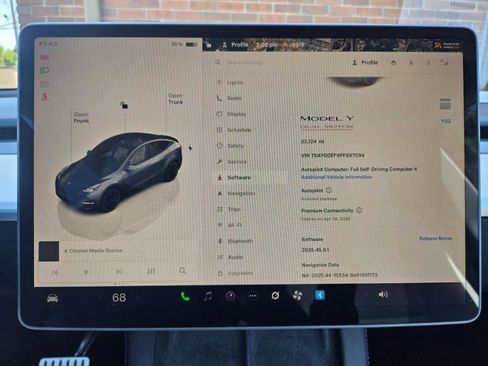 Used 2023 Tesla Model Y Performance AWD/4WD image 3