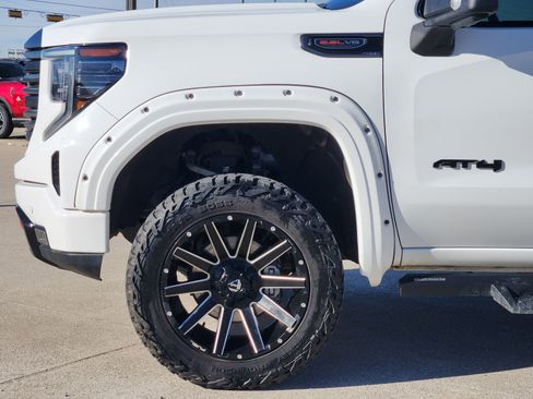 Used 2022 GMC Sierra 1500 AT4 w/ AT4 Premium Package image 9