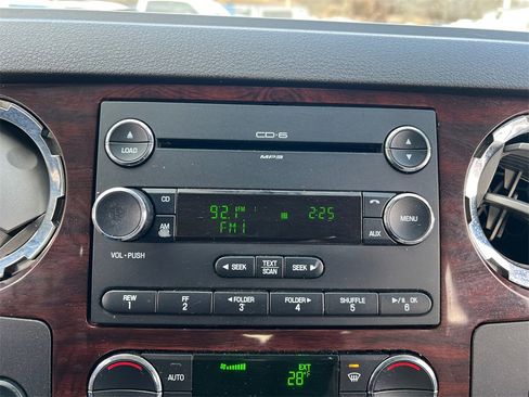 Used 2010 Ford F350 Lariat image 19