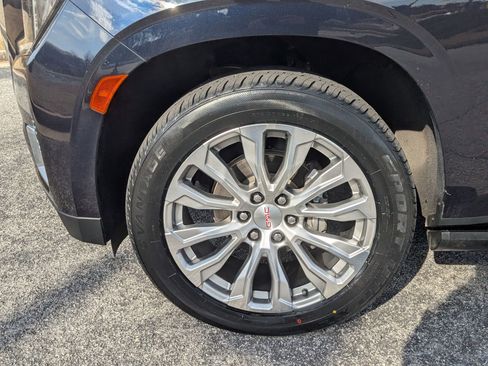 Used 2023 GMC Yukon XL Denali image 10