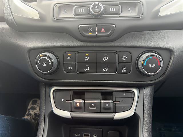Used 2022 GMC Terrain SLE FWD image 19
