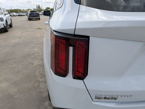 Certified 2025 Kia Sorento S w/ Panoramic Sunroof Package FWD image 11