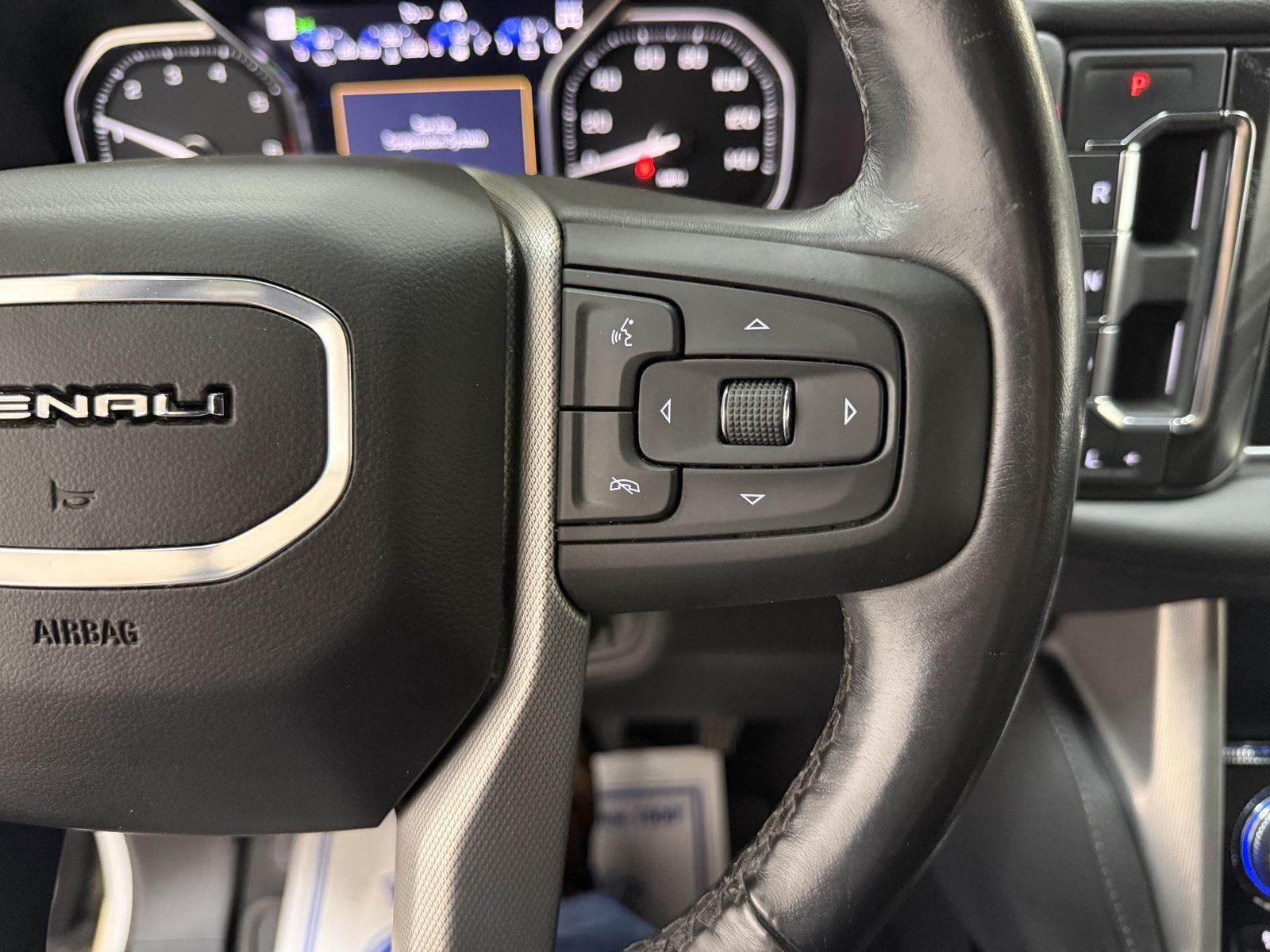 Used 2021 GMC Yukon XL Denali AWD/4WD image 13