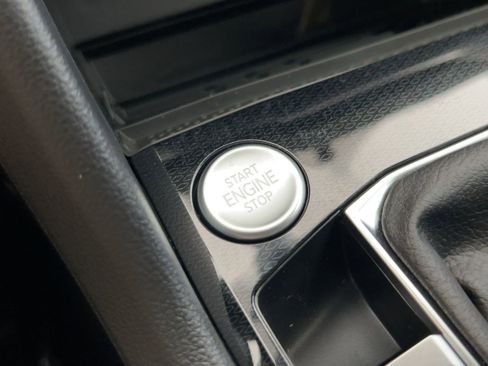 New 2026 Volkswagen Taos SE image 24