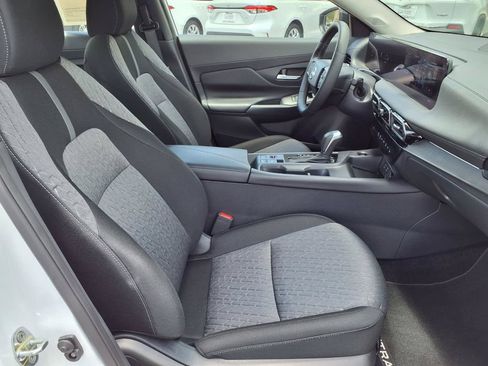 Used 2026 Nissan Sentra SV w/ SV Convenience Package FWD image 14