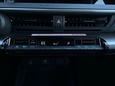 Used 2025 Toyota Prius LE image 25