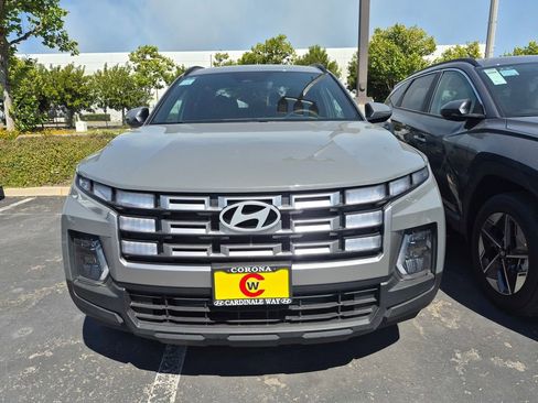 Used 2025 Hyundai Santa Cruz SEL FWD image 4