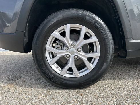 Used 2022 Jeep Grand Cherokee Limited image 60