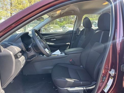 Used 2025 Nissan Sentra SV w/ All-Weather Package FWD image 7