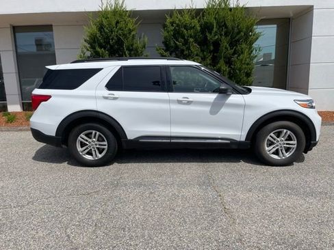 Certified 2020 Ford Explorer XLT w/ Comfort Package AWD/4WD image 3