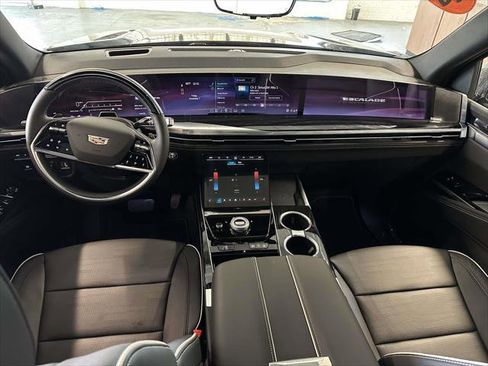 Used 2025 Cadillac Escalade ESV Sport image 20
