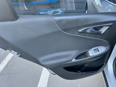 Used 2020 Chevrolet Malibu LS image 19