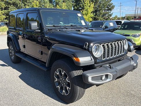 Used 2026 Jeep Wrangler Unlimited Sahara w/ Technology Group AWD/4WD image 5