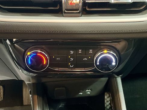 Used 2024 Chevrolet TrailBlazer LT w/ Driver Confidence Package AWD/4WD image 15