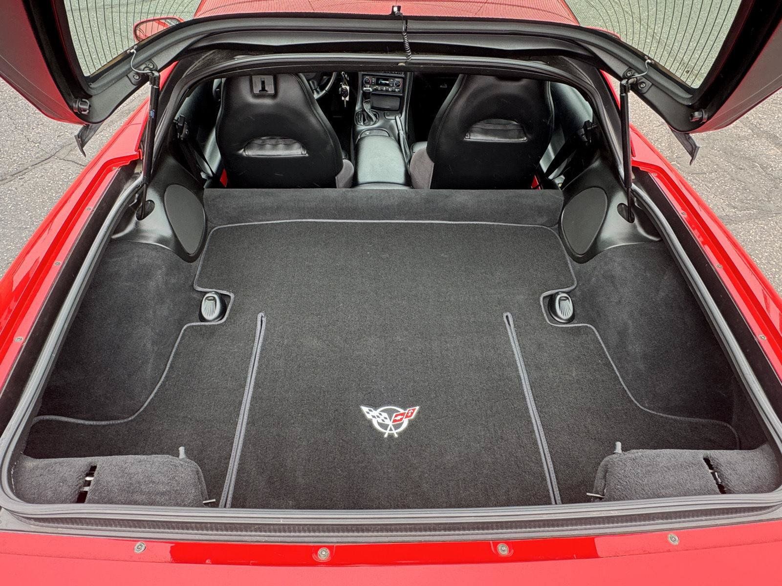 Used 2001 Chevrolet Corvette Coupe w/ Preferred Equipment Group2 RWD image 23