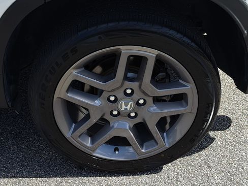 Used 2023 Honda Passport EX-L image 34