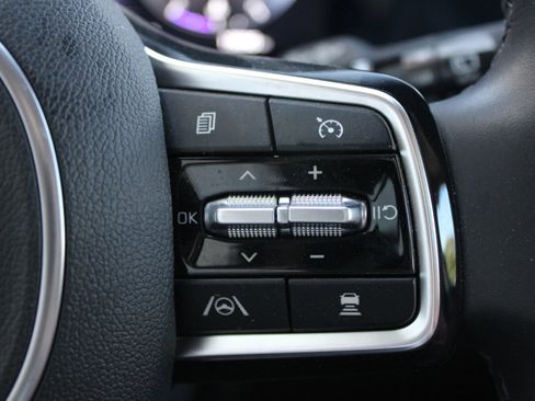 Used 2024 Kia Carnival SX FWD image 27
