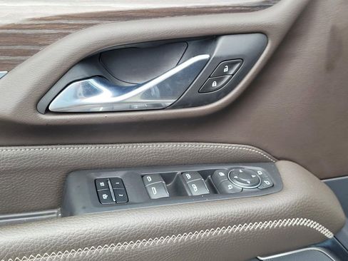Used 2021 GMC Yukon Denali w/ Denali Premium Package image 11