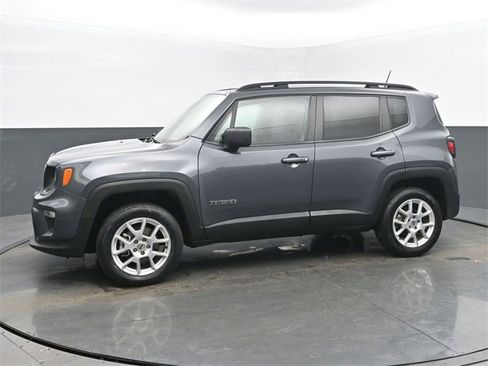 Used 2022 Jeep Renegade Latitude image 2