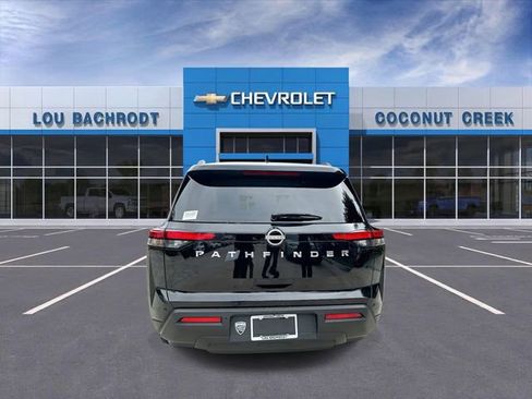 Used 2025 Nissan Pathfinder SV image 7