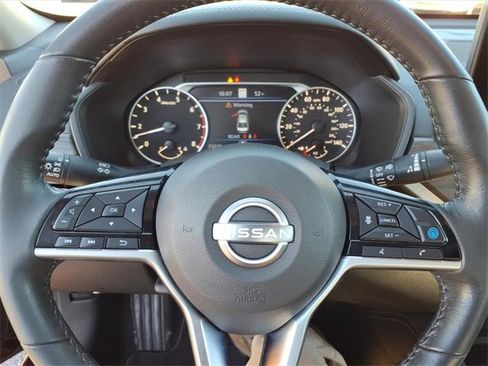 Used 2023 Nissan Altima 2.5 SV w/ SV Premium Package image 17