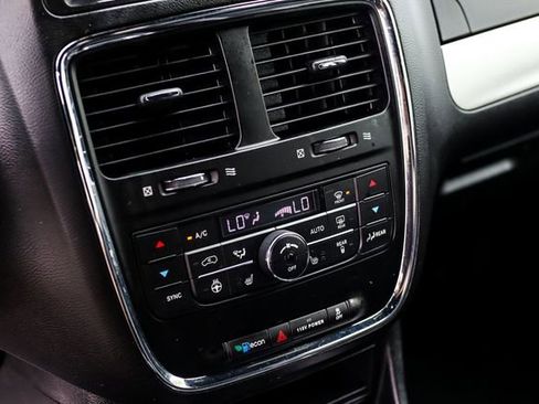 Used 2019 Dodge Grand Caravan GT FWD image 19
