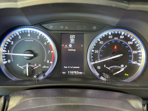Used 2015 Toyota Highlander Limited w/ Driver Technology Package AWD/4WD image 30