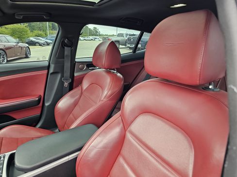 Used 2021 Kia Stinger GT2 RWD image 16