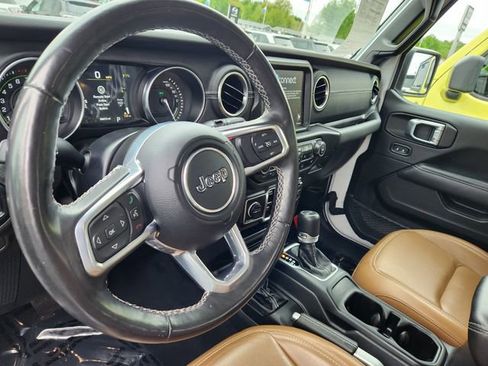 Used 2022 Jeep Wrangler Unlimited Sahara w/ Cold Weather Group AWD/4WD image 13