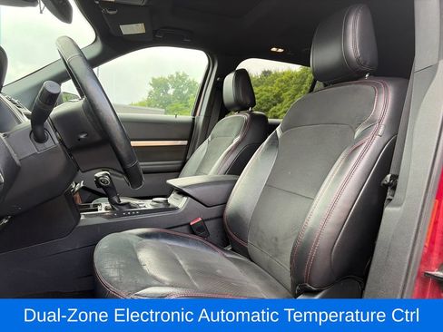 Used 2019 Ford Explorer XLT w/ Equipment Group 202A AWD/4WD image 17