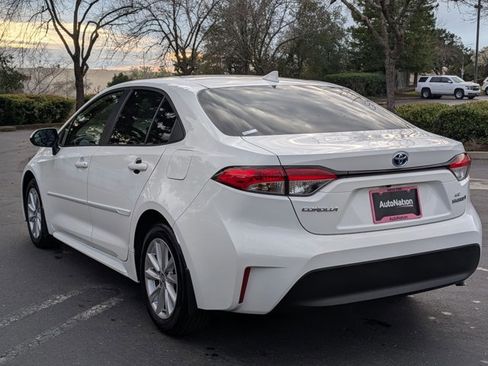 Used 2024 Toyota Corolla LE w/ LE Convenience Package image 8