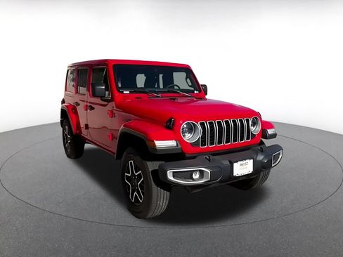 Used 2025 Jeep Wrangler Unlimited Sahara AWD/4WD image 16