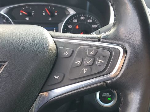 Used 2021 Chevrolet Equinox LT FWD image 23