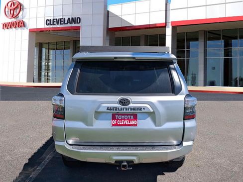 Used 2014 Toyota 4Runner SR5 AWD/4WD image 6