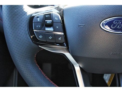 Used 2025 Ford Explorer ST-Line image 15