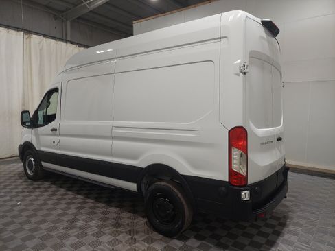 Used 2024 Ford Transit 250 148 High Roof RWD image 2