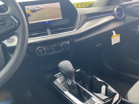 New 2025 Chevrolet Trax LT FWD image 30