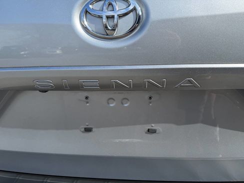 Used 2016 Toyota Sienna XLE image 50