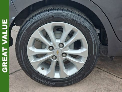 Used 2021 Chevrolet Spark LT image 37