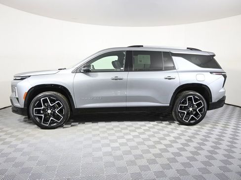 Used 2025 Chevrolet Traverse High Country w/ LPO, Floor Liner Package image 2