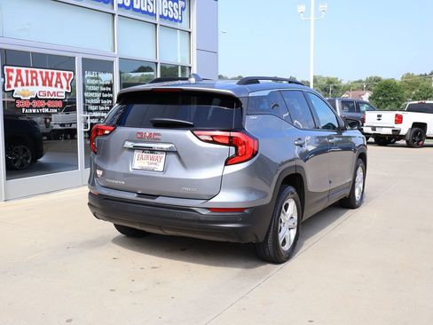 Used 2019 GMC Terrain SLE w/ Driver Convenience Package AWD/4WD image 3