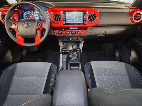 Used 2021 Toyota Tacoma TRD Off-Road image 16